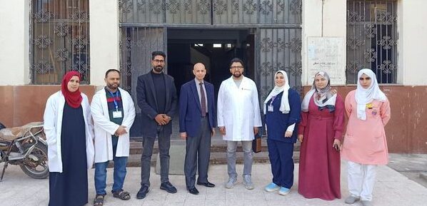 وكيل وزارة الصحة بالشرقية يتفقد سير العمل بمركز طب الأسرة بالإسدية بأبوحماد