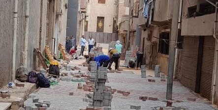 محافظ الشرقية يتابع أعمال تركيب بلاط الإنترلوك بعدد من الشوارع الداخلية بمنيا القمح
