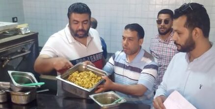صحة الشرقية: إعدام أكثر من طن ونصف أغذية فاسدة في حملة على المنشآت بأبوكبير
