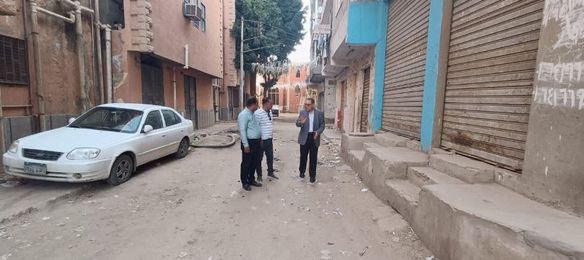 محافظ الشرقية يُفاجئ مدينة بلبيس ويأمر بتسوير قطع الأرض الفضاء ورصف الشوارع الجانبية ببلاط الانترلوك
