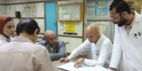 وكيل صحة الشرقية يتفقد مستشفى الحسينية ويطمئن على رفع درجة الاستعداد بها