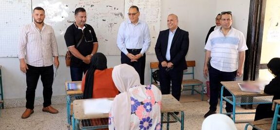 محافظ الشرقية يتفقد لجان إمتحانات الثانوية العامة للعام الدراسي 2023/ 2024 م بمدارس أبو كبير