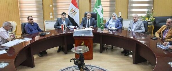 محافظ الشرقية يعقد اجتماعاً مع الجهات منفذه الإزدواج بطريق أبو حاكم / ميت أبو علي / بني هلال