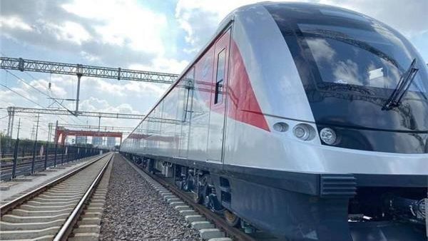 وزارة النقل : اشتراكات مخفضة تصل إلى 50% لمستخدمي القطار الكهربائي الخفيف