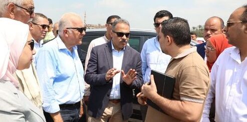 محافظ الشرقية يتفقد الموقع المقترح لإنشاء محطة مياه سطحية بقرية طحا المرج