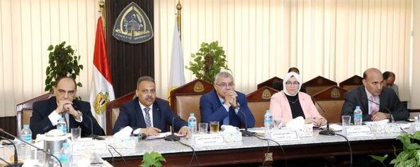 محافظ الشرقية يُشارك إجتماع مجلس جامعة الزقازيق