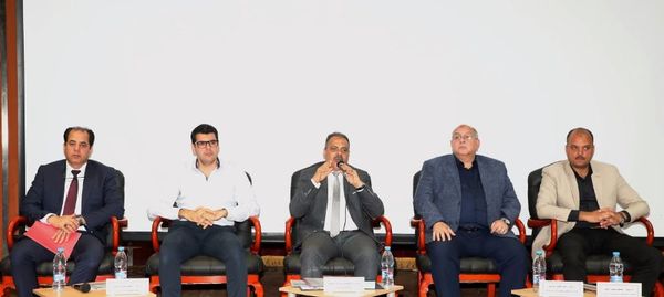 الشرقية نيوز تنشر تفاصيل اجتماع محافظ الشرقية مع رؤساء المدن والأحياء