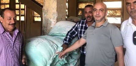 ضبط 700 كيلو دقيق بلدي مجهول المصدر قبل بيعها بالسوق السوداء بمركز ههيا