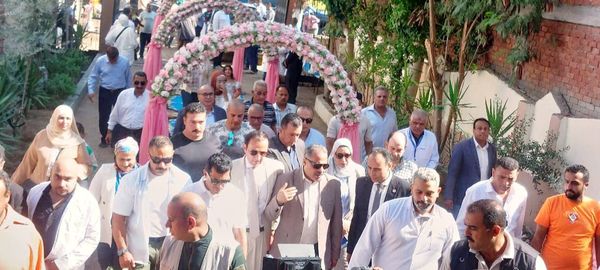 وزير الشباب و محافظ الشرقية يرافقهما وكيل وزارة الصحة يتفقدا مركز الغسيل الكلوي بالغار