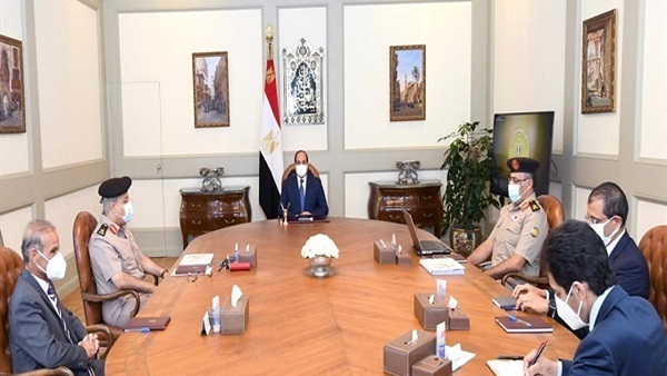 الرئيس عبد الفتاح السيسي يتابع جهود تطوير مركبات النقل العام والثقيل