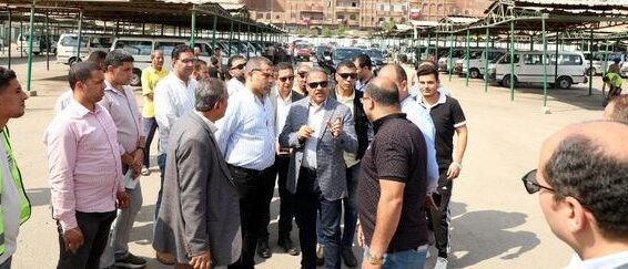 محافظ الشرقية يُفاجئ مواقف سيارات الأجرة العمومية بمدينة الزقازيق
