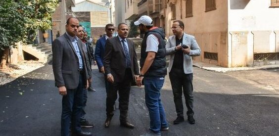محافظ الشرقية يتفقد أعمال رصف ورفع كفاءة الشوارع الداخلية بمنطقة تقسيم المعلمين بالزقازيق