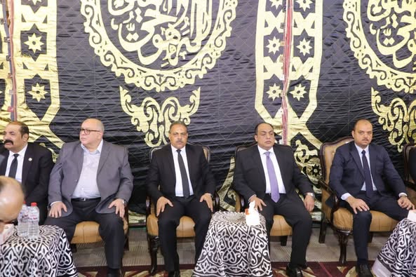 محافظ الشرقية يُؤدى واجب العزاء في وفاة اللواء محمد صلاح أبو كريشة سكرتير عام محافظة الدقهلية