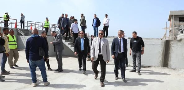 محافظ الشرقية يُتابع معدلات أداء مشروع إنشاء محطه معالجة صرف صحي سنهوا بمنيا القمح