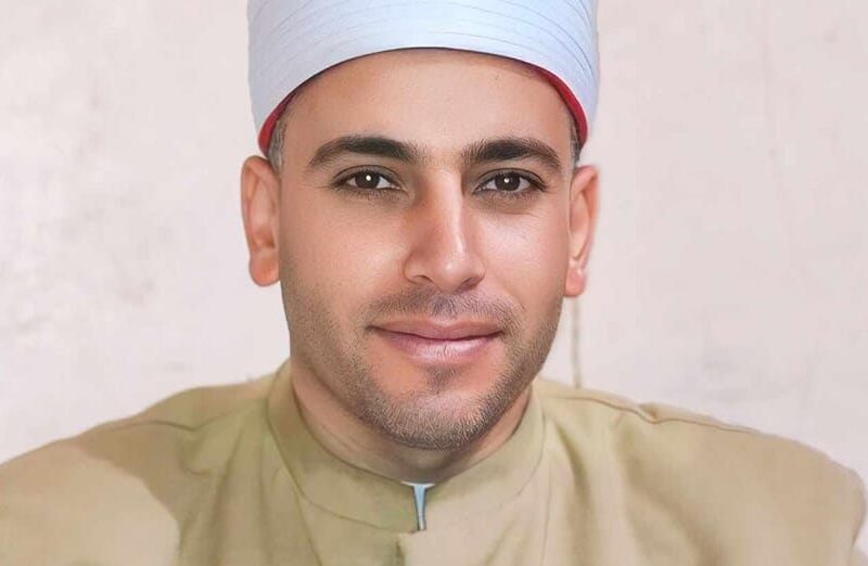 الشيخ ” ابراهيم رضا لطفي” في موسم حصاد القمح.. تعرف على أهم أحكام زكاته