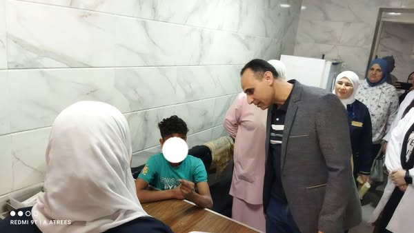 وكيل وزارة الصحة بالشرقية يتفقد سير العمل بمستشفى القنايات المركزي