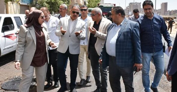 محافظ الشرقية يتفقد أعمال رصف الشوارع الداخلية بمنطقة تقسيم المعلمين بالزقازيق بطول 4 كم