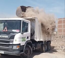 وحدة التدخل السريع بالشرقية تقوم برفع (350)طن مخلفات مبانى من مركز ومدينة ههيا