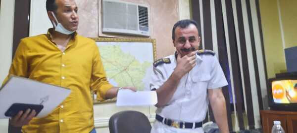 اجتماع مأمورمركز شرطةالزقازيق ورئيس المباحث بالعمد والمهتمين بالتعليم لمنع الغش بامتحانات الثانوية العامة بالقرى