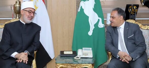 محافظ الشرقية يستقبل مفتي الجمهورية بمكتبه بالديوان العام