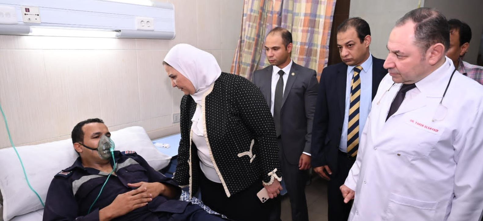 وزيرة التضامن تزور مصابي حادث كنيسة أبو سيفين.. وصرف 100 ألف جنيه لأسر الضحايا