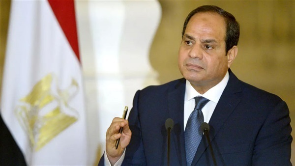 الرئيس عبد الفتاح السيسي يتابع جهود تعويم السفينة الجائحة بقناة السويس لحظة بلحظة