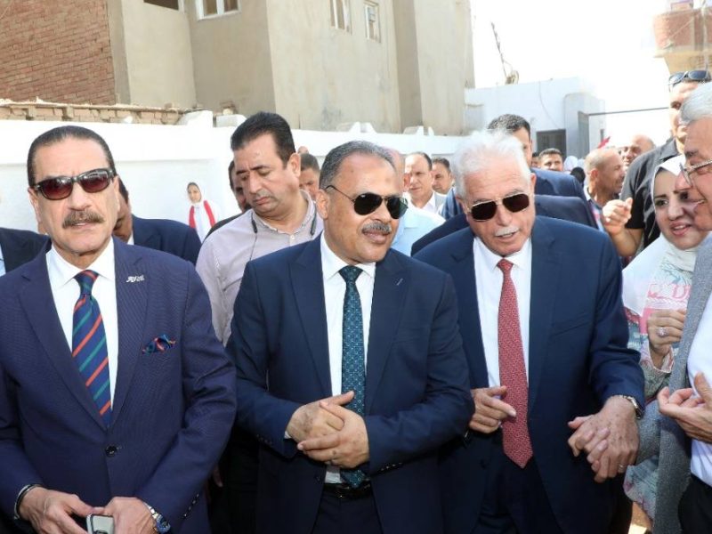 مستشاررئيس الجمهورية للتنمية المحلية ومحافظ الشرقية يفتتحان مدرسة الزهراء للتعليم الأساسي