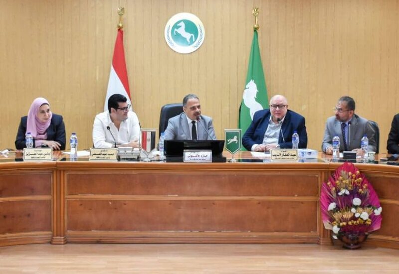 محافظ الشرقية يعقد اجتماعاًً لإستعراض التجهيزات اللازمة لإنطلاق فعاليات مهرجان الشرقية للخيول العربية