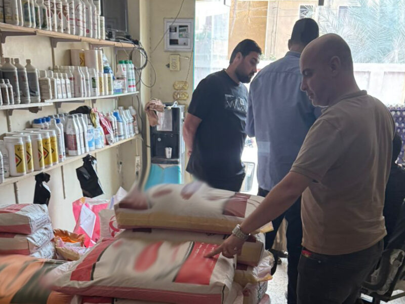 ضبط سلع غذائية و أعلاف و أدوية بيطرية مجهولة المصدر بمركز ومدينة فاقوس