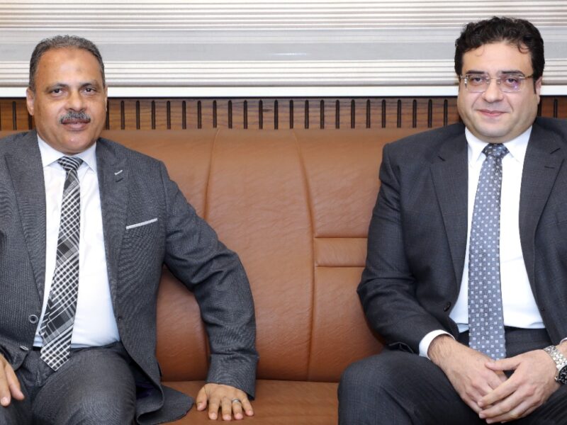 محافظ الشرقية يزور المحامي العام لنيابات جنوب الزقازيق الكلية متمنياً له التوفيق والرقي