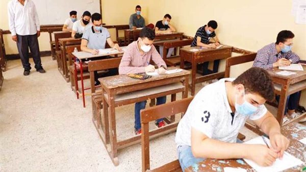 طلاب الثانوية العامة الشعبة العلمية يؤدون اليوم امتحان اللغة الأجنبية الأولى