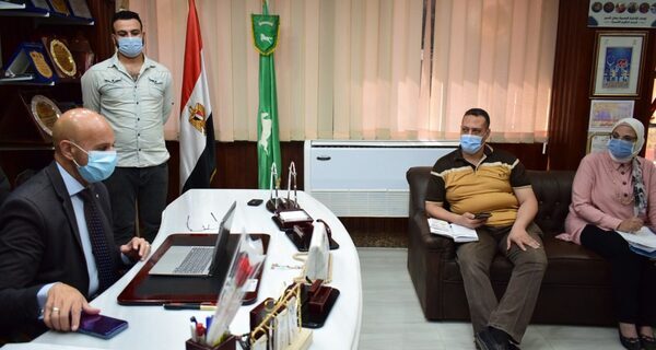وكيل الصحة بالشرقية يناقش خطة تنفيذ حملة “حقك تنظمى”