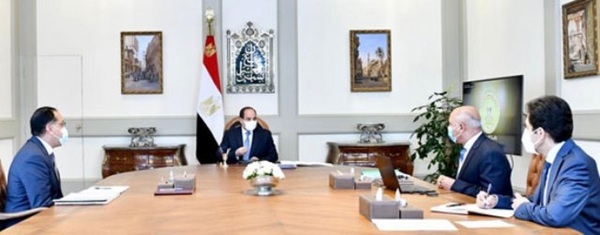 الرئيس السيسى يتابع الموقف التنفيذى لمشروعات وزارة النقل مع رئيس الوزراء والفريق كامل الوزير