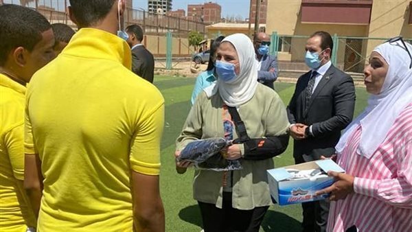 التضامن: تسليم جميع أطفال مصر في مؤسسات الرعاية ملابس العيد ومنحهم عيدية