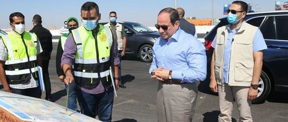الرئيس السيسي يتفقد أعمال تطوير الطرق والمحاور الجديدة بالقاهرة الكبرى.