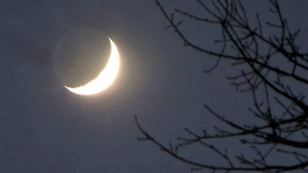 غدًا المتمم لشهر رمضان والإثنين عيد الفطر