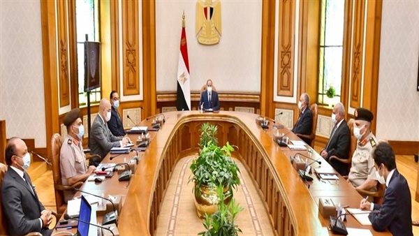 الرئيس عبد الفتاح السيسي يتابع فرص الاستفادة من أحدث النظم التكنولوجية الخاصة بتحلية مياه البحر