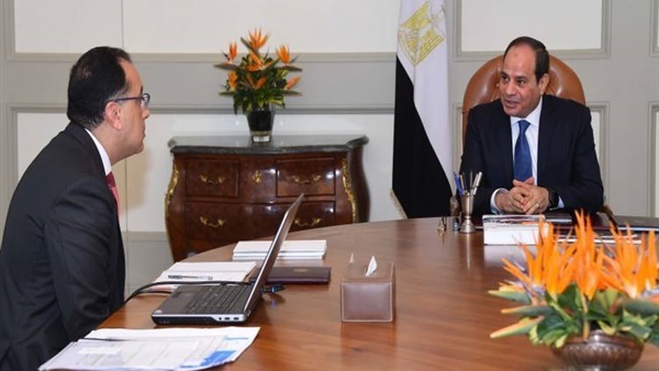 الرئيس عبد الفتاح السيسي يبحث مع مدبولي ملامح الخطة الاستثمارية للعام المالي المقبل
