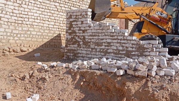 إزالة 2 حالة تعدي بمساحة 219 متر مباني بنطاق محافظة الشرقية