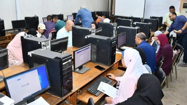 هبوط حاد بالتنسيق.. كليات تقبل طلاب الشُعبة العلمية بمجاميع 60%