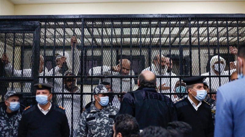 فريد الديب يطلب فك كلابشات متهمي قضية الآثار الكبرى.. والمحكمة توافق
