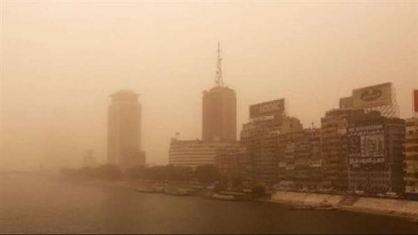أمطار متفرقة ورياح محملة بالأتربة بأماكن عدة في القاهرة