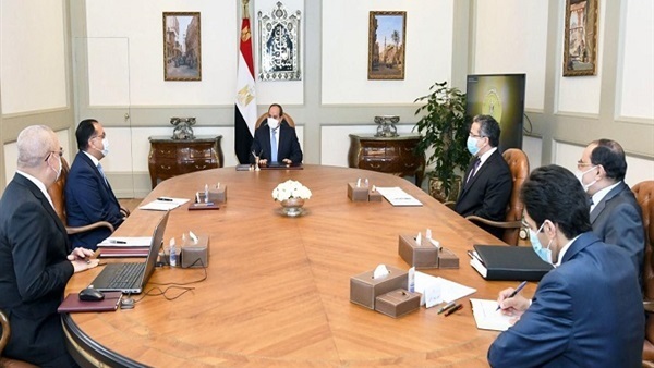 الرئيس عبد الفتاح السيسي يتابع مشروعات التنمية السياحية