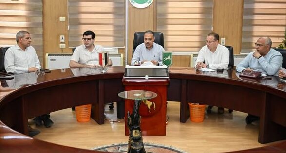 محافظ الشرقية يناقش مشروعات الخطة الاستثمارية للعام الجديد