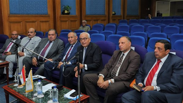 تداول أسئلة وإجابات امتحاني الفيزياء والتاريخ على جروبات الغش
