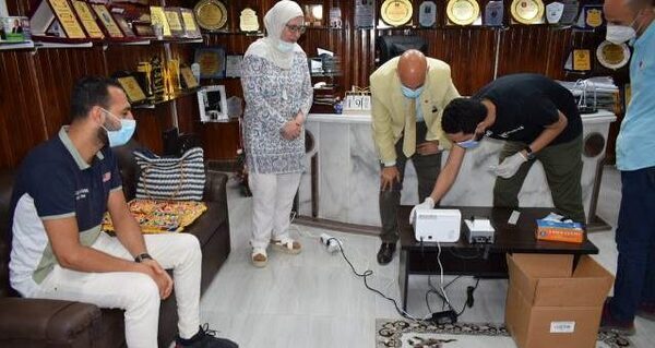 وكيل وزارة الصحة بالشرقية يتابع عمل جهاز الـPCR الجديد المتنقل ومدة استخراجه للنتائج