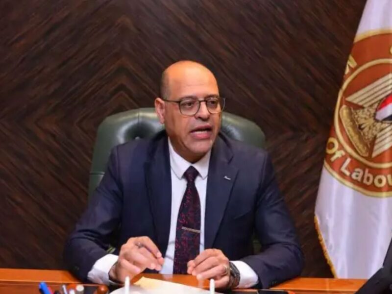 وزير العمل: استحداث استمارة تسوية في قانون العمل الجديد لإنهاء العقود بالتراضي