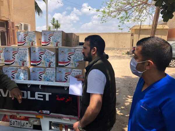 وزيرة الصحة تدعم الجيش الأبيض بمستشفيات العزل والصدر والحميات بالشرقية بهدايا عينية