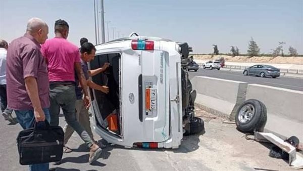 مصرع شخصين وإصابة 7 آخرين في تصادم بيجو مع ميكروباص بطريق كوبرى أبو كبيش بالصالحية