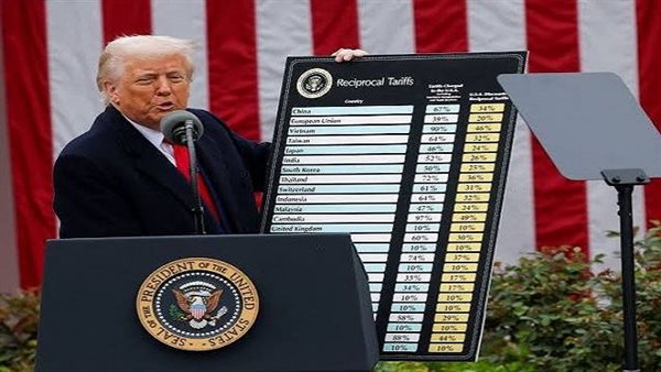 الإدارة الأمريكية ترد 100 مليار دولار لمستوردين بعد إبطال رسوم جمركية فرضها ترامب